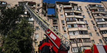 Масований удар рф по Києву та області: 14 загиблих, понад 500 евакуйованих у Вишневому