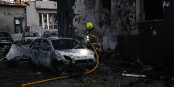 У Києві через нічну атаку рф загинула людина, ще восьмеро постраждали: ДСНС розповіла про наслідки у районах