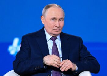 Путін має конкретний дедлайн, до якого не сяде за стіл переговорів, – FT