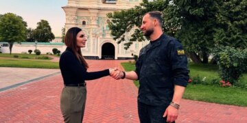 Інтерв’ю Хмари для Лори Лумер: Україна діє асиметрично проти Росії