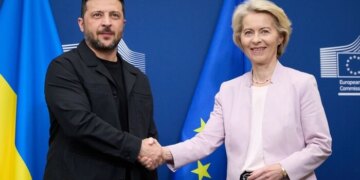 Зеленський нагородив Урсулу фон дер Ляєн за вклад в євроінтеграцію України
