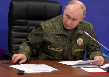 Путін у камуфляжі втрапив у кумедну ситуацію (відео)