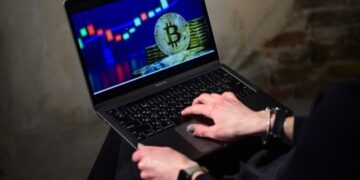 Тернополянин втратив понад $8 тисяч через криптошахраїв