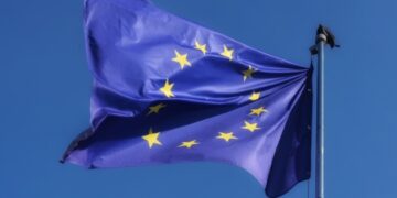 Великим компаніям в ЄС заборонили знищувати нереалізований одяг