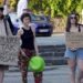 В Ужгороді кількість мітингувальників на підтримку Федорова зросла до двох сотень