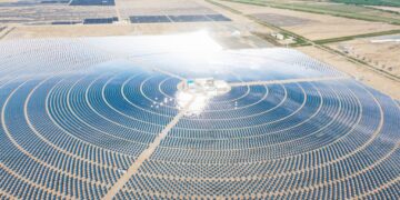 Запрацювала найбільша гібридна сонячна електростанція з накопиченням енергії в розплавленій солі