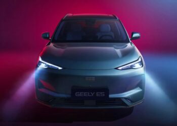 Електрокросовер Geely E5 дебютує в Європі