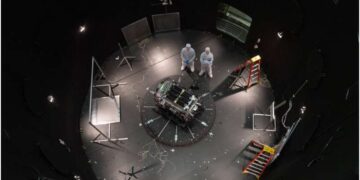 Розпочалася місія з порятунку телескопа NASA Swift, який падає на Землю