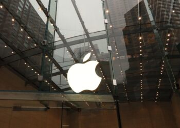 Apple звинуватила OpenAI у крадіжці секретних розробок для ШІ-гаджета