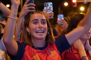 У Мадриді тисячі фанатів святкували перемогу Іспанії на чемпіонаті світу
