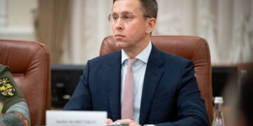 Уряд пішов на паузу без міністра оборони: хто керуватиме оборонним відомством під час війни