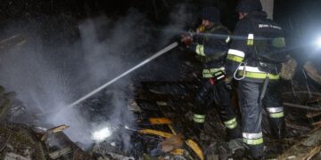 У Кривому Розі пожежі та руйнування після обстрілу РФ