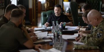Зеленський погодив з Драпатим та Хмарою нові цілі для дипстрайків по РФ