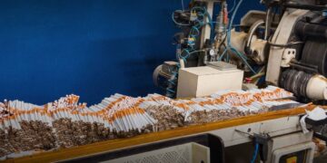 Підробки під Marlboro і Parliament: БЕБ ліквідувало дві підпільні фабрики сигарет