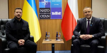 Зеленський вперше зустрівся із Навроцьким після конфлікту навколо підрозділу “імені Героїв УПА”