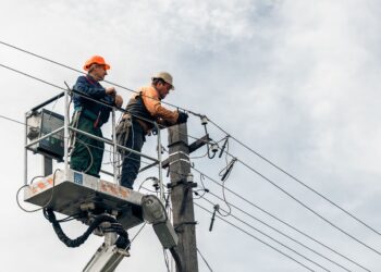Графіки відключення світла можуть повернутися, в Україну йде аномальна спека