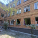 Повилітали вікна й двері: по всьому Києву пошкоджені заклади освіти, – ФОТО