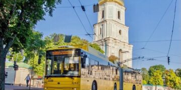 Святкові заходи змінять рух транспорту в Києві: що буде з тролейбусами