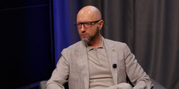 Арсеній Яценюк: Я не хотів повторити досвід Помаранчевої команди, всі “любі друзі” пересварилися