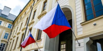 Чехія вимагатиме від українських чоловіків підтвердження "виконання військового обов'язку" для тимчасового захисту