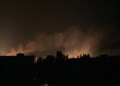 рф вдарила по Запоріжжю ракетами та КАБами, пошкоджені будинки й виникли пожежі