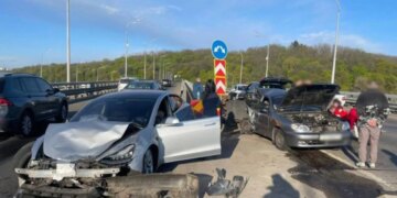 Смертельна ДТП на Дарницькому мосту – водію Tesla загрожує до 8 років позбавлення волі