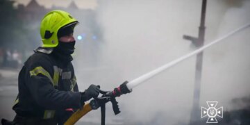 рф атакувала портову інфраструктуру Одещини: пошкоджено іноземне судно, 4 постраждалих