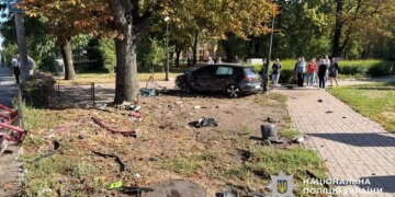 ДТП на зупинці у Києві: голова МВС показав кадри моменту зіткнення