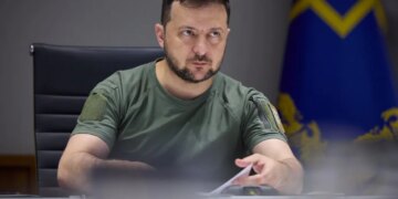 "Абсолютне звірство росіян, обов’язково відповімо" – Зеленський про смертоносну атаку на ТЦ у Кривому Розі