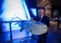 Послання росіянам: на саміті UNITED24 MODE 2026 присутні підписали далекобійний БПЛА FP-1, який відправиться в рф