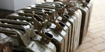 У москві АЗС знову ввели ліміти на продаж бензину – Reuters