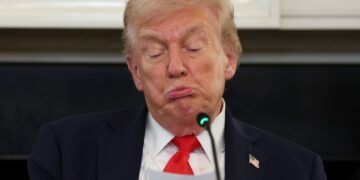 У США 25 штатів подали до суду на Трампа через нові тарифи