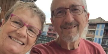 Британка зламала хребет та втратила чоловіка під час польоту