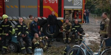 Наслідки російського обстрілу у Києві ліквідовано. Вдалося врятувати 105 людей