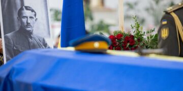 Київ зустрів Коновальця після 88 років на чужині: як пройшла церемонія прощання
