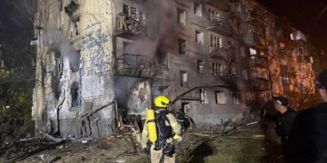 Атака на Київ забрала 9 життів: рятувальники показала наслідки удару (відео)