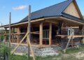 Блогер показав, як відновлює стару хату в Карпатах