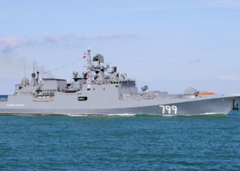 Флот РФ міг залишитись без двох кораблів для запуску “Калібрів”: знимки з супутників