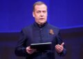 Медведєв обізвав молодих росіян, які виступають проти війни, «придурками з викривленими мізками»
