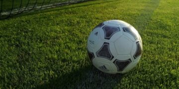 Третій тур футбольної Прем’єр-ліги України розпочався нічиєю в Кам’янці-Подільському