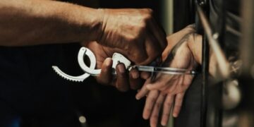 У Чернівцях взяли під варту підозрюваних у незаконному продажі анатомічних матеріалів померлих
