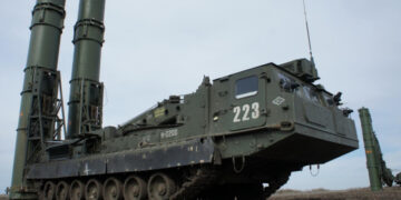 Сили оборони знищили заряджальну установку російського ЗРК С-300 з боєкомплектом