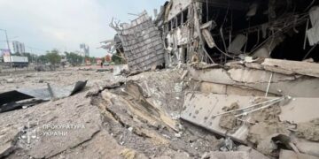 У Києві кількість постраждалих через нічний російський обстріл зросла до 26, загинула жінка