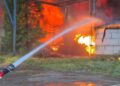 У Львові сталася пожежа на складі з аерозольними балончиками, двоє людей загинули