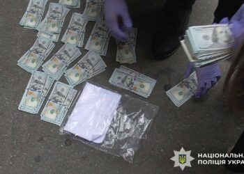 «Вас перевіряє СБУ»: пенсіонер у Києві віддав шахраям $32 тисячі