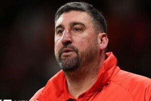 Тренер Sydney Swans розчарований через розслідування щодо гравців