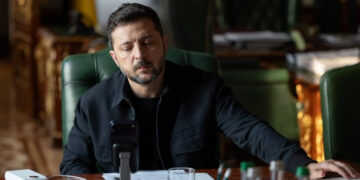 Зеленський обговорив із генсеком НАТО постачання ракет для ППО