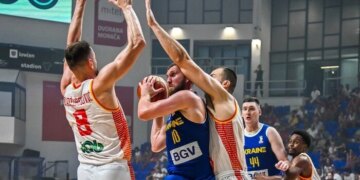 Баскетбольна збірна України здолала Чорногорію і очолила групу відбору до Чемпіонату світу