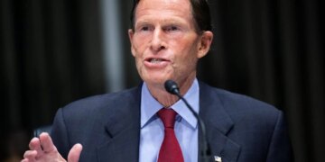 Сенатор США закликав ухвалити законопроєкт про нові санкції проти Росії