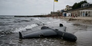 Сонце, море і бомби: FT розповіло, як Одеса живе між пляжем і обстрілами